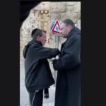 Nuovo episodio di intolleranza di ebrei contro cristiani | Cosa è successo a Padre Nikodemus Schnabel?