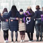Le donne sono unite per festeggiare la loro festa l'8 marzo.