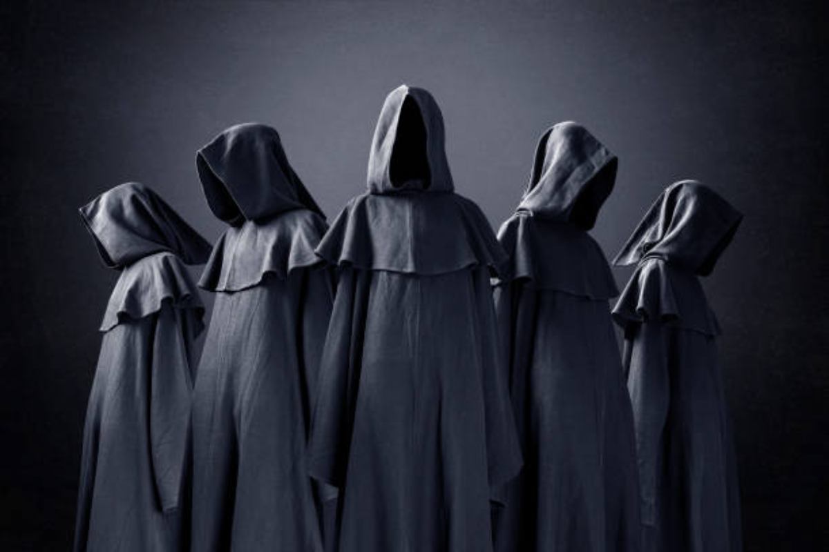 Beccata un'anziana signora, membro di una setta religiosa italiana.