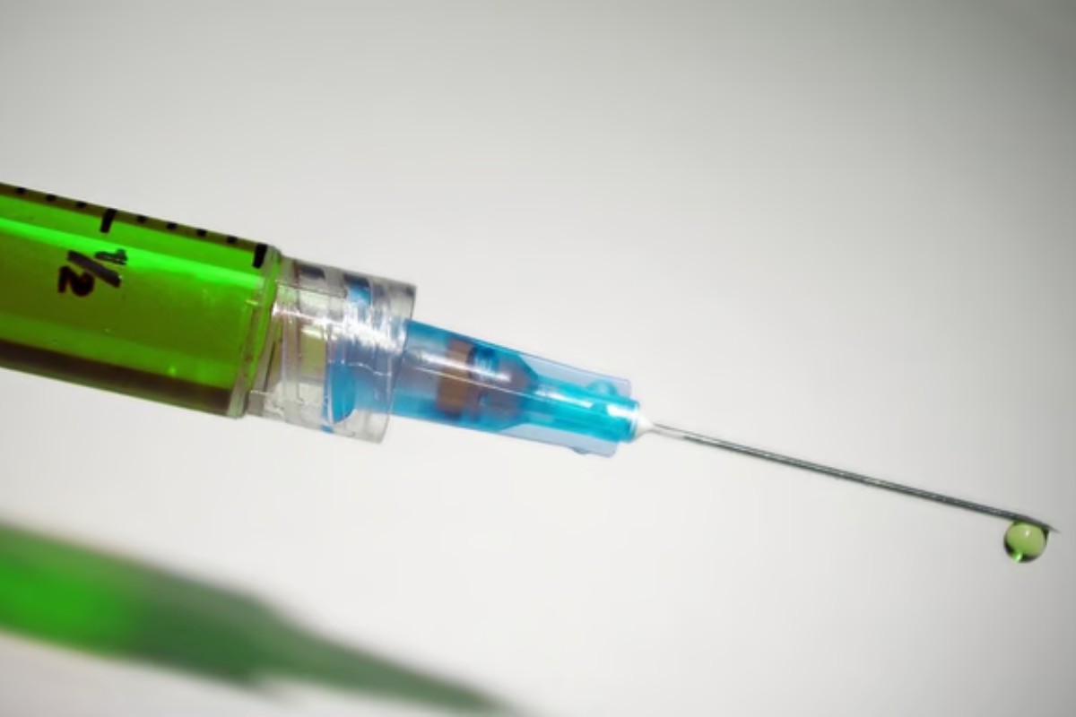 Eccesso di morti in UK: colpa dei prodotti a base di mRNA?