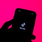 TikTok, cosa sono i Punti Aura? Alla scoperta della nuova moda che spopola tra i giovanissimi