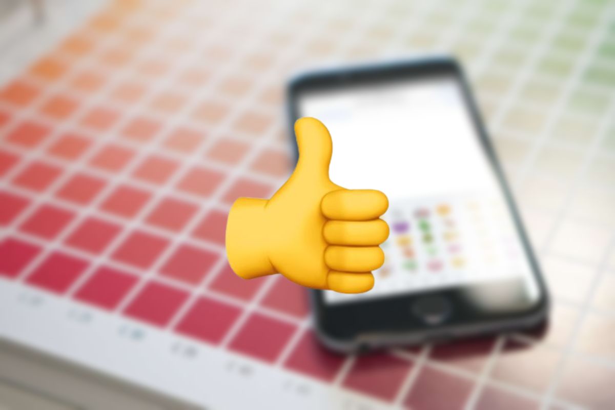 Perché la Gen-Z giudica l’emoji del pollice in su come passivo-aggressiva?