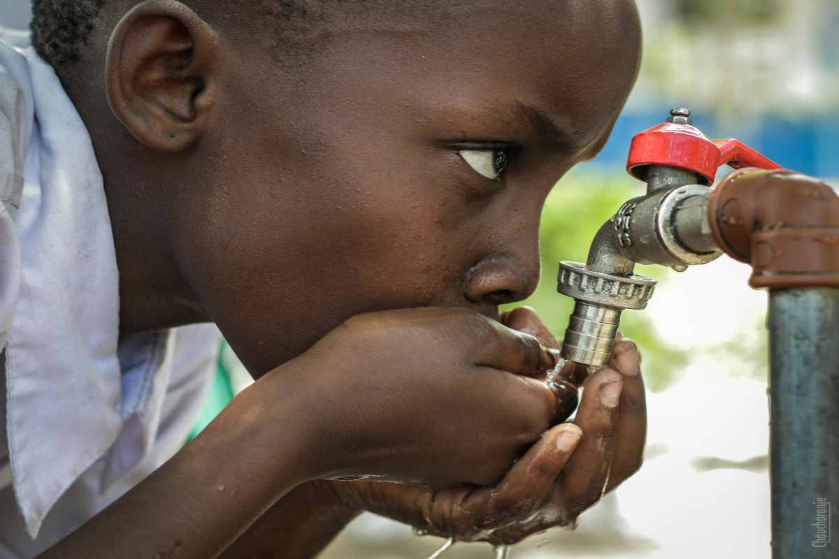 La maggioranza della popolazione globale non ha acqua potabile sicura: le cifre sono sconcertanti