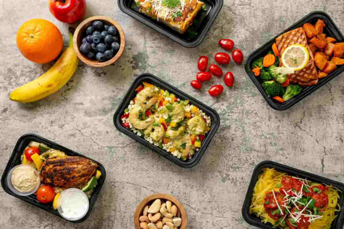 Quale sono gli orari migliori per consumare certi cibi e bevande: i benefici della tempistica alimentare
