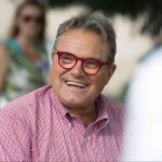 Che cos’è l’amiloidosi, malattia rara che colpisce gli organi vitali? Sintomi, cause e il caso Oliviero Toscani
