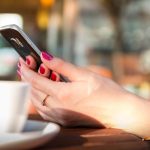 La diatriba tra Apple e Android sul piano sentimentale: davvero c’è chi non vorrebbe un partner senza iPhone?