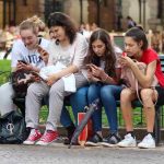 La salute mentale degli adolescenti: quali sono i campanelli d’allarme e come aiutarli?