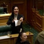 Chi è Hana-Rawhiti Maipi-Clarke: la giovane deputata maori ha portato la haka in parlamento come atto di protesta