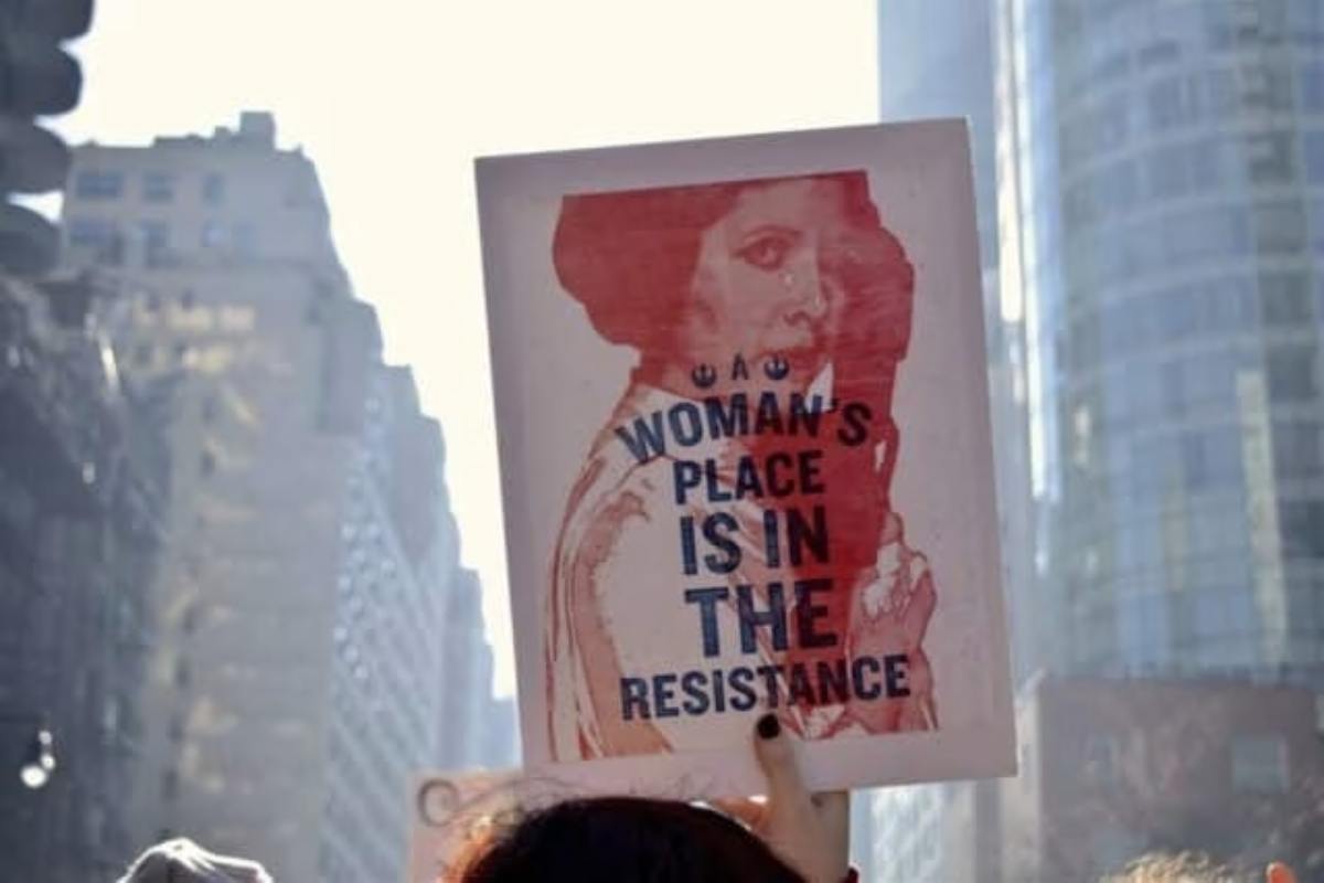 Cos’è Nemesis, il collettivo che promuove il “femminismo conservatore” e fa discutere il web