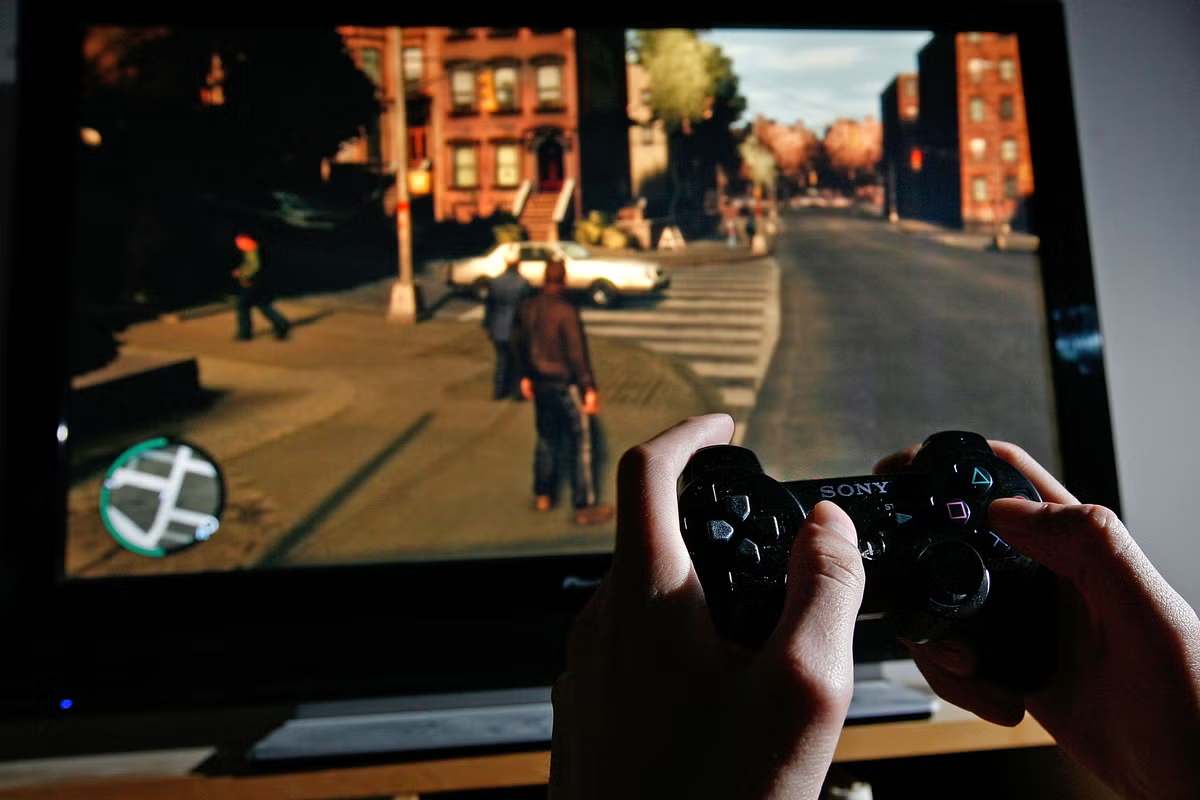 Messico, arriva la tassa sui videogiochi violenti: nel mirino anche bibite zuccherate, tabacco e scommesse online