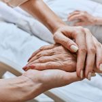 Suicidio assistito in Sardegna: come funziona la nuova legge sul fine vita