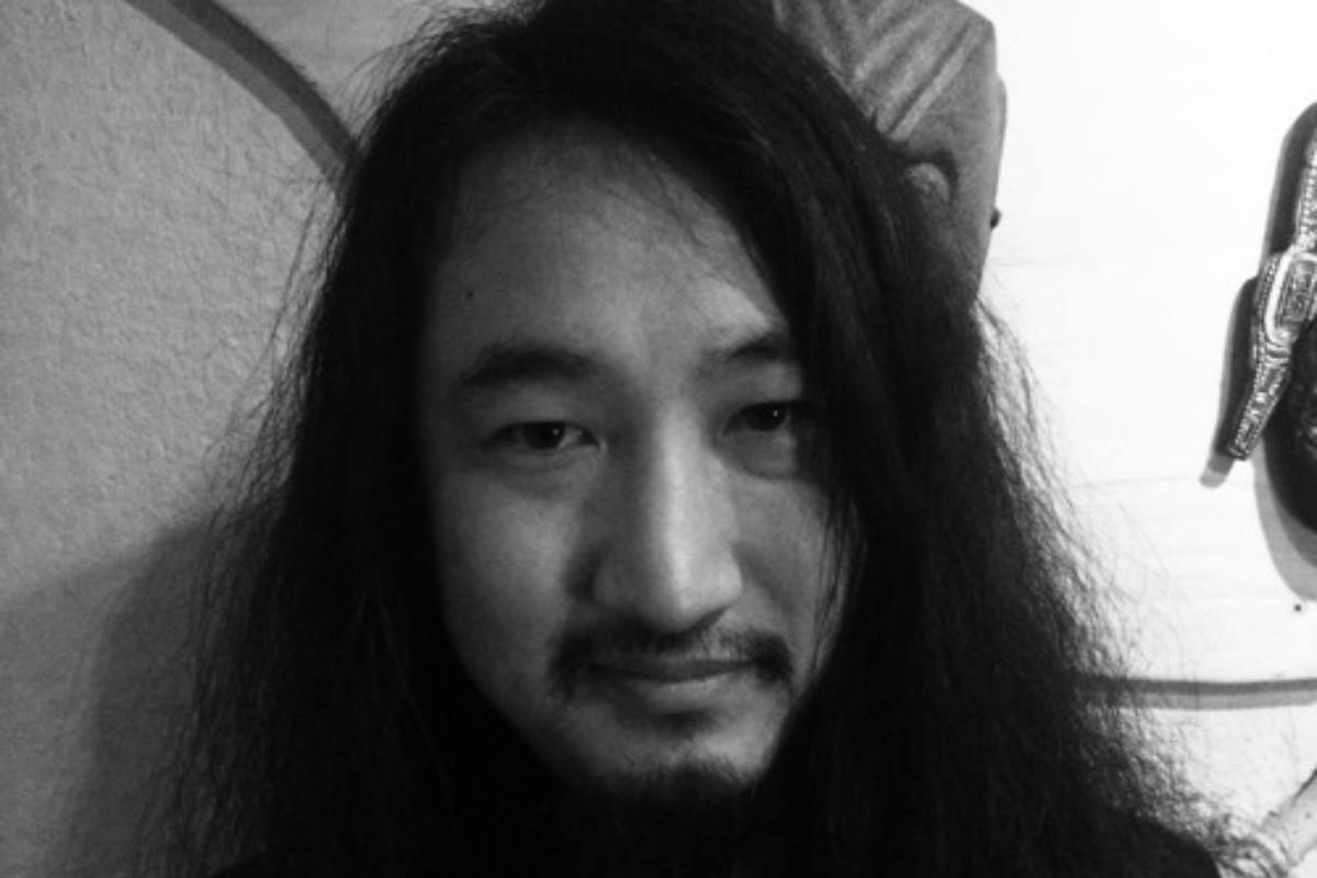 Chi è Ryosuke Kiyasu, l’artista (genio o folle?) che suona solo un rullante per 60 minuti