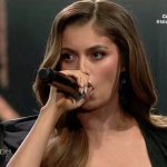 Ignacia Fernández porta il metal a Miss Mondo (perché questa performance ci stupisce?)
