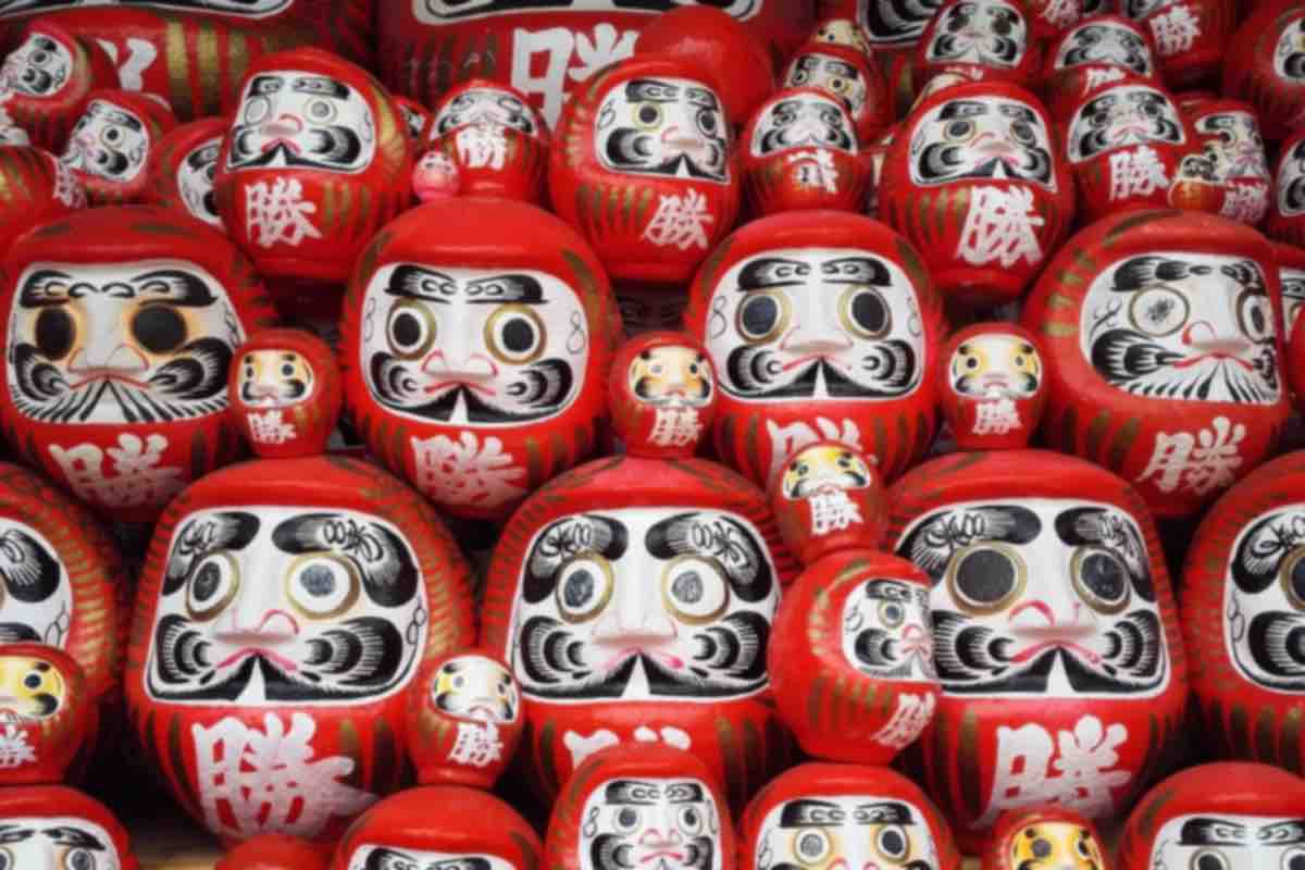 La storia delle bambole Daruma: come e perché portano fortuna?